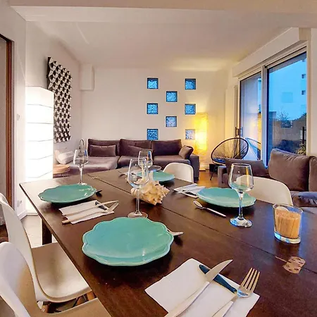 Holiday home Stunning In With Kitchen Royan