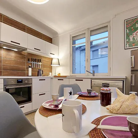 Stunning In With Kitchen * Royan