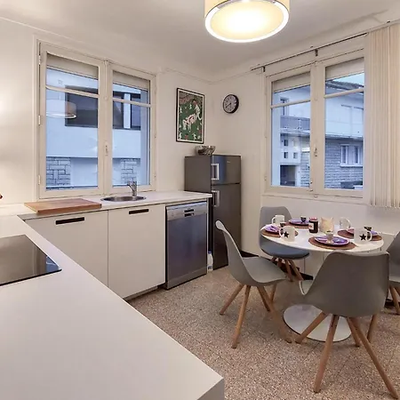 Stunning In With Kitchen * Royan